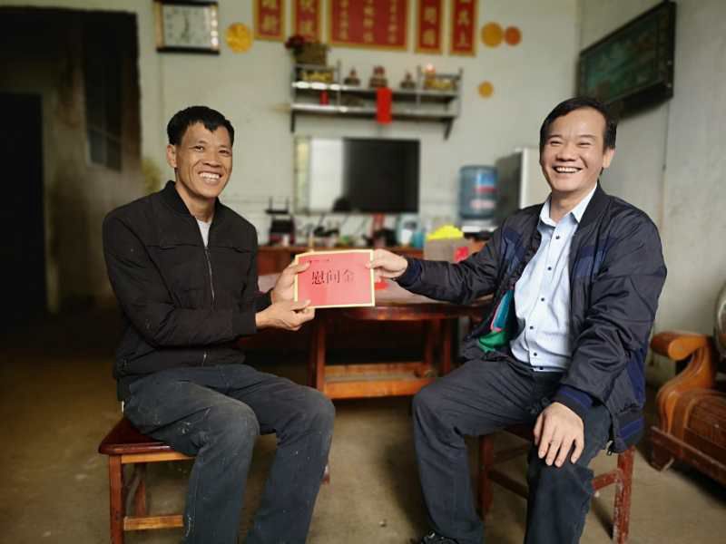 1603417038109515.jpg 公司领导到靖西市新甲乡定点扶贫村开展扶贫活动02.jpg