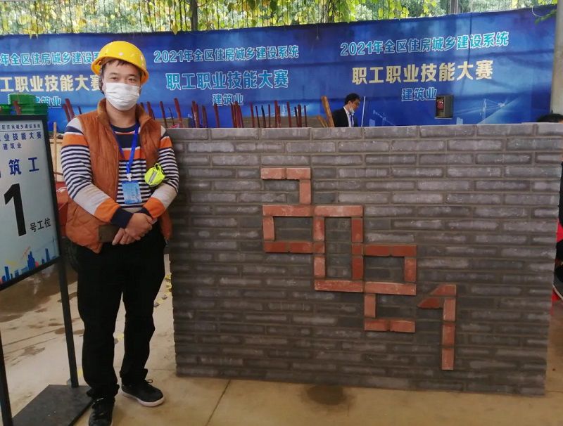 1637891329123927.jpg 郭师傅和他的实操作品.jpg