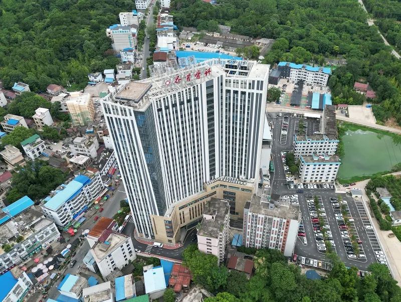 中国安装工程优质奖专家组到公司项目复查 龙安宝出席活动3.jpg